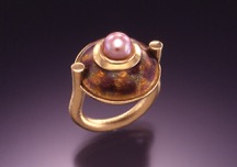 Bead Dome Ring Gold With Pink Pearl